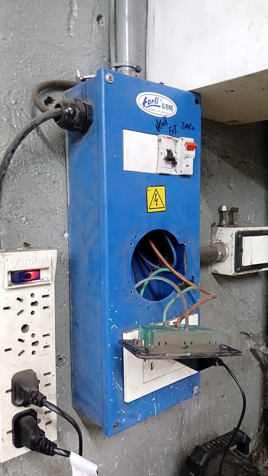 Instalación y mantenimiento de tablero eléctrico en Rosario