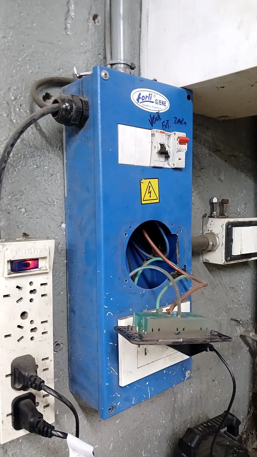Instalación y mantenimiento de tablero eléctrico en Rosario